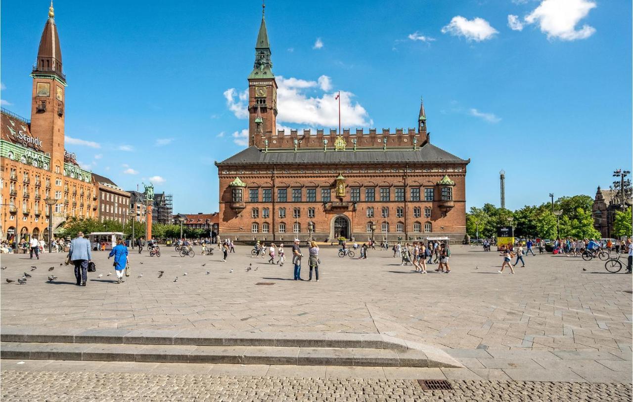 Beautiful Apartment In Kobenhavn K With Wifi Exteriör bild